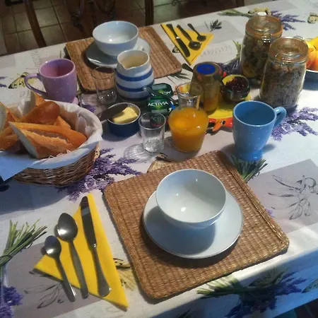 Homestay Chez Valade